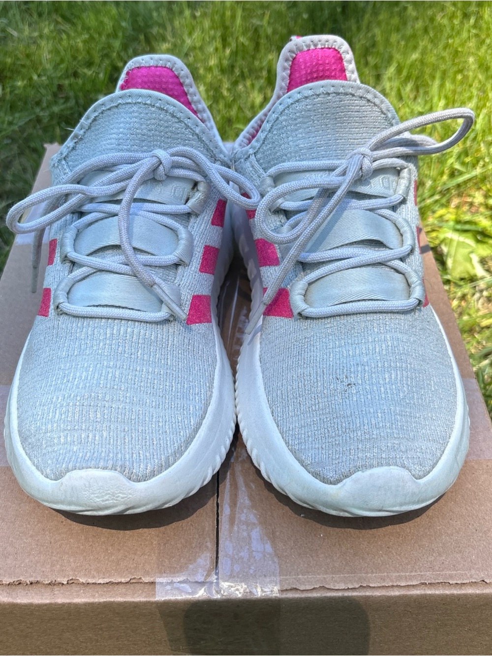 Woman’s Adidas size 4 beige and pink